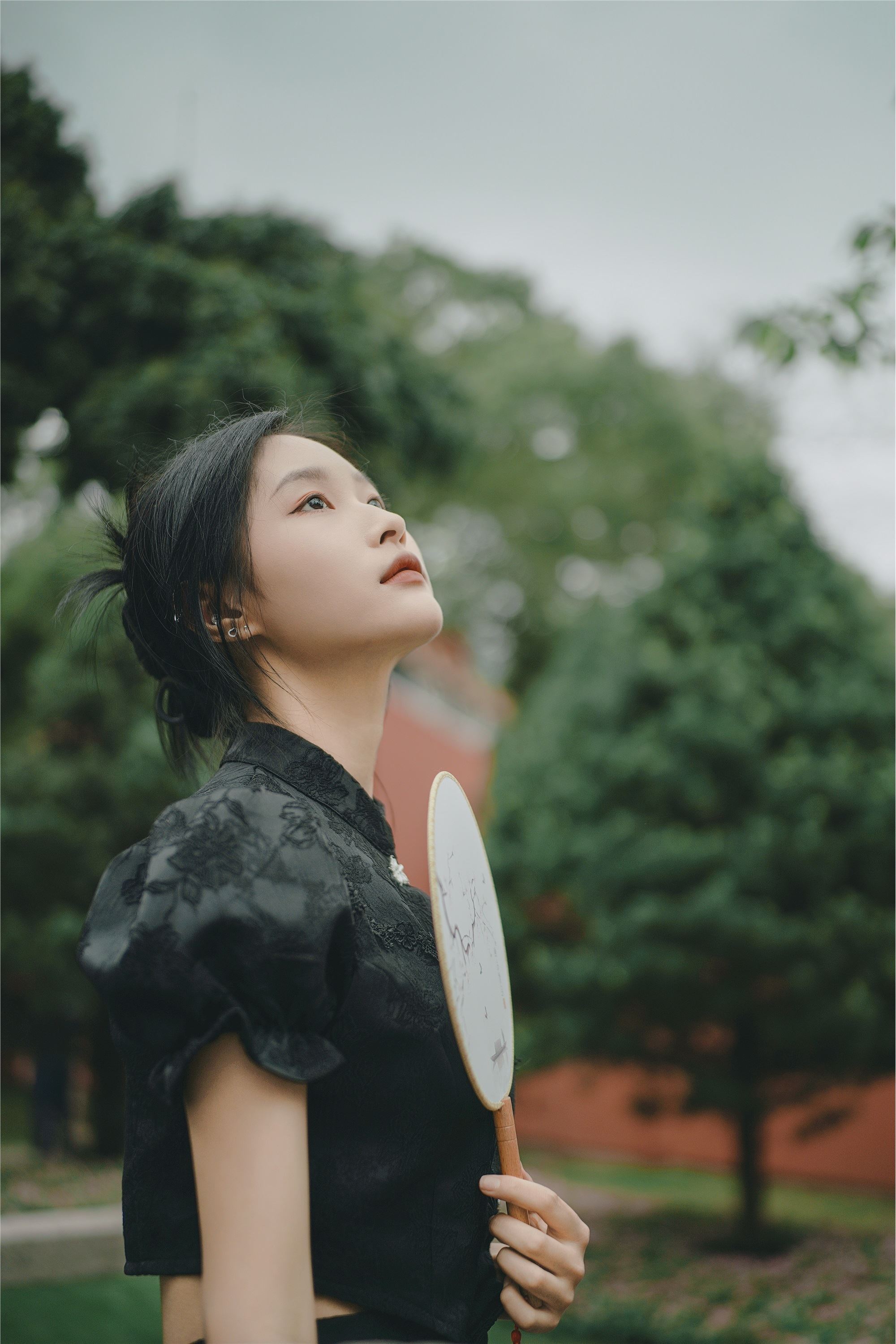 YITUYU艺图语 2025.01.06 娴静犹如花照水 欣欣